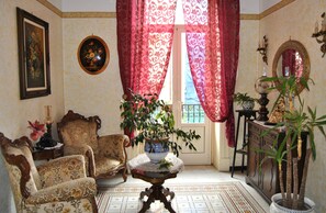 Lobby sitting area - Bed and Breakfast D'Angelo (Palermo)