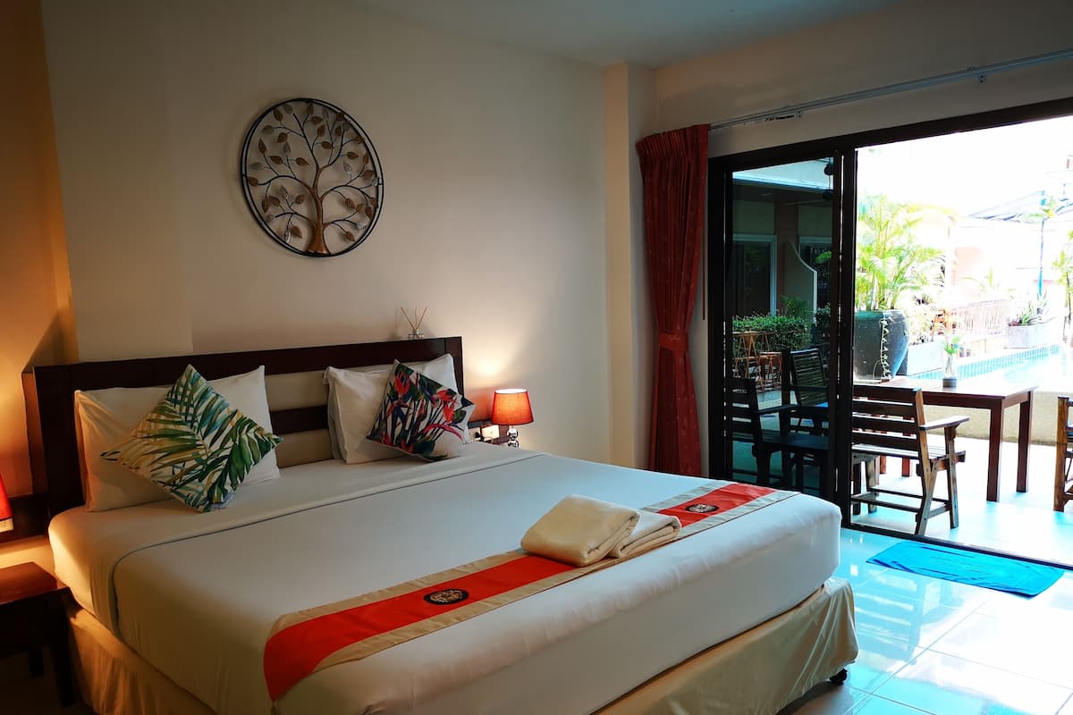 Deluxe Double Room, 1 King Bed, Pool Access, Pool View | Select Comfort beds, in-room safe, desk, free WiFi