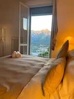 经济双人房 | 客房内保险箱、床单