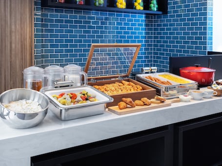 Daily English breakfast (JPY 1320 per person)