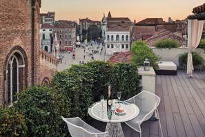 Exterior - Bloom (Venice)