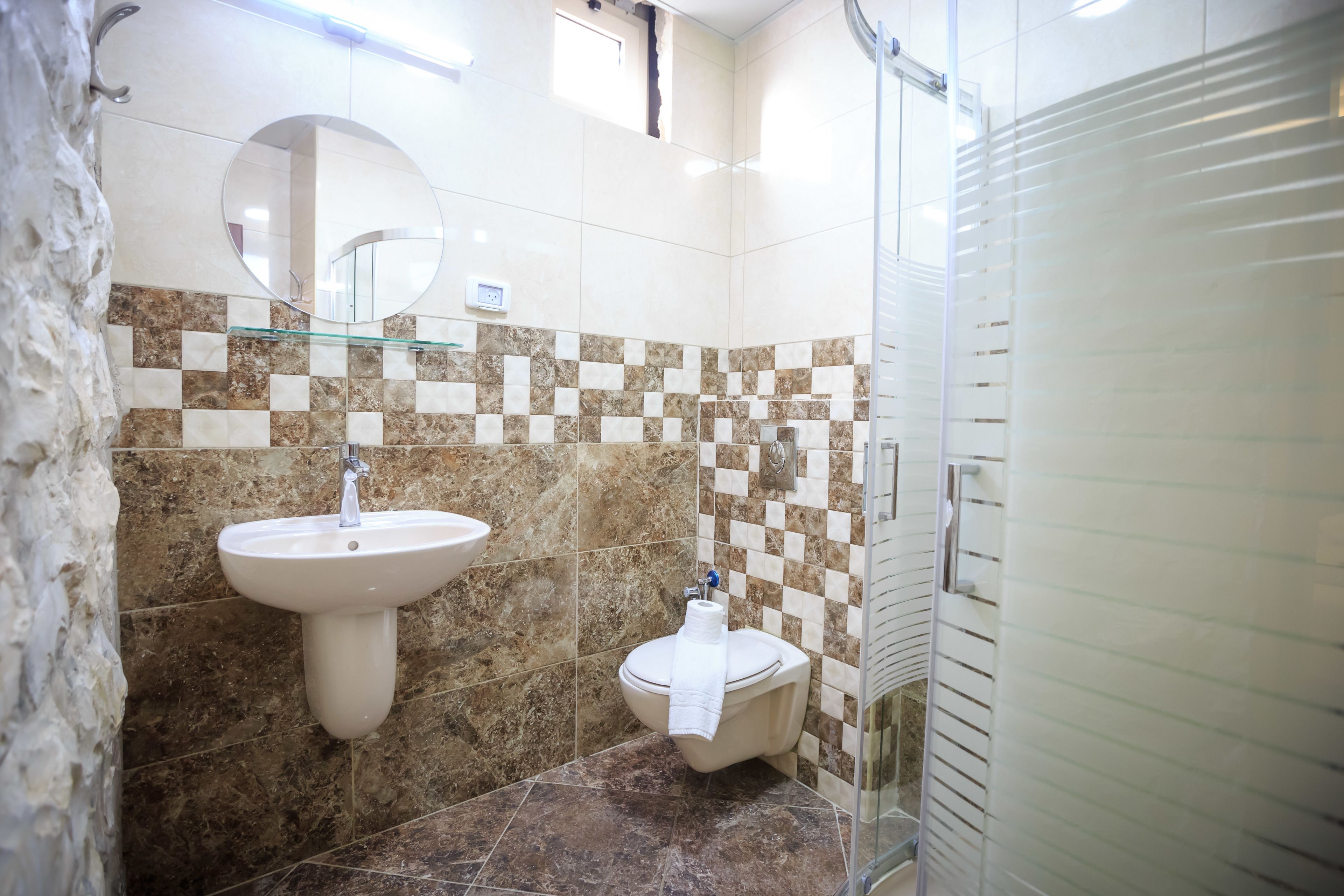 shower, free toiletries, towels, soap