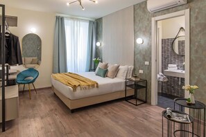 Phòng 4 dành cho gia đình | Bộ đồ giường cao cấp, minibar, két bảo mật tại phòng, bàn 