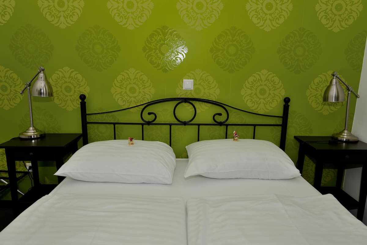 double room, park view | minibar, in-room safe, desk, laptop workspace