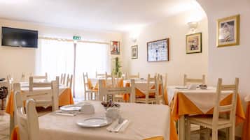 Tägliches inbegriffenes Frühstücksbuffet