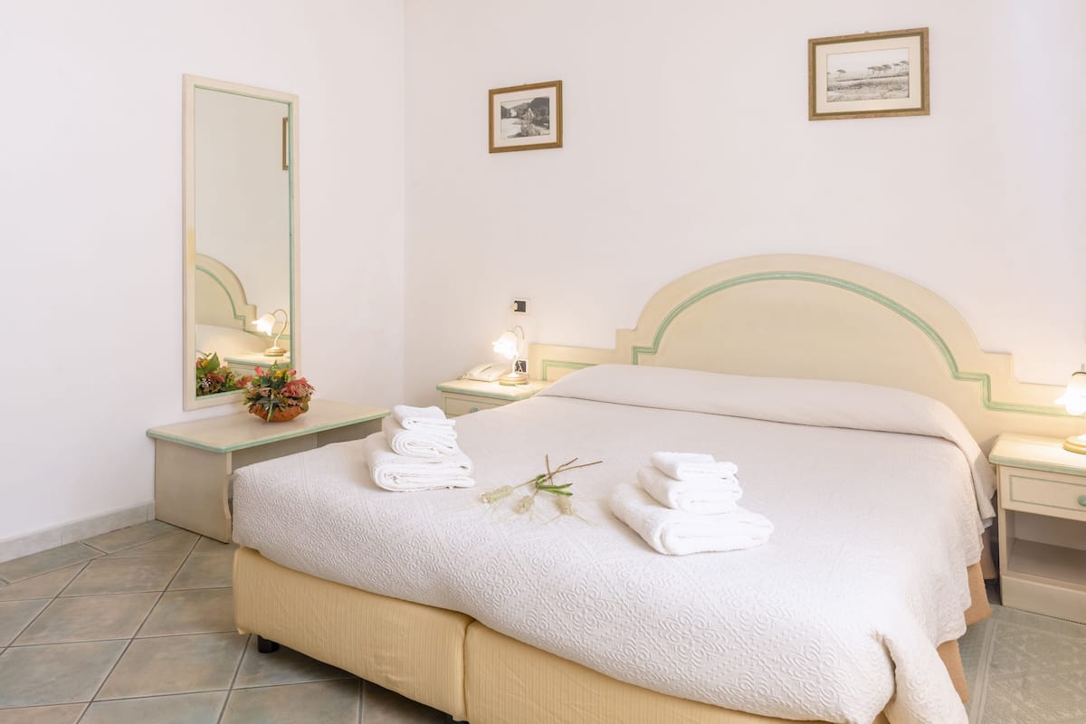 minibar, desk, blackout curtains, free wifi