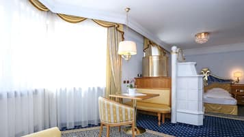 Exclusive szoba kétszemélyes ággyal, 1 hálószobával, hűtőszekrény | 1 hálószoba, prémium ágynemű, széf a szobában és íróasztal