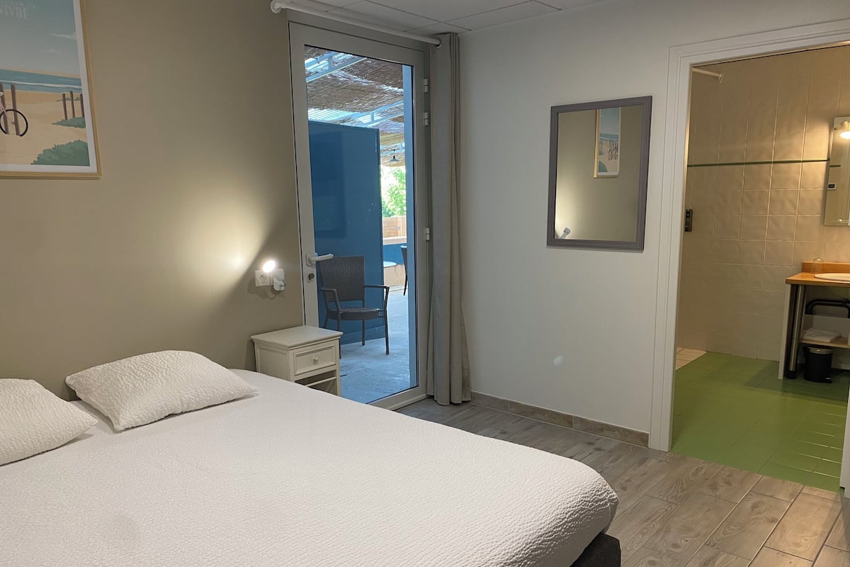 Comfort Double Room, Roll-in Shower