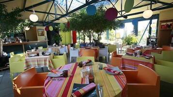 Spécialités Cuisine française, restauration en plein air