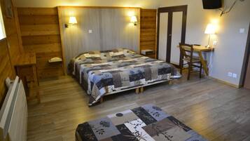 Individueel gedecoreerd, individueel gemeubileerd, een bureau