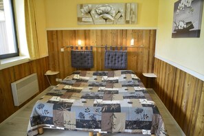 Decoración personalizada, muebles diferentes y escritorio 