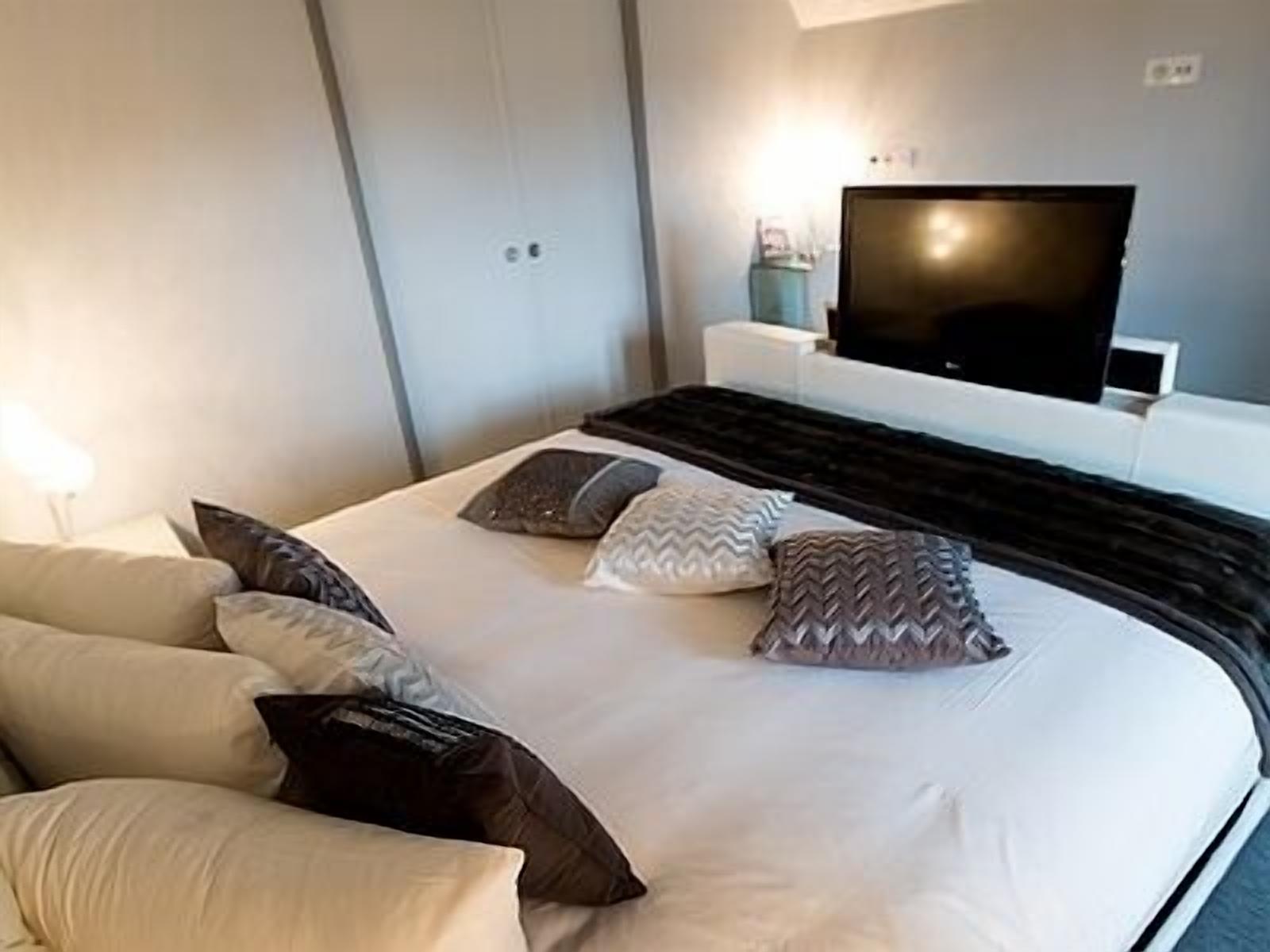 in-room safe, soundproofing, free wifi