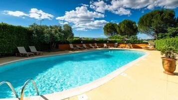 Seasonal outdoor pool