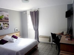 Double Room | Desk, rollaway beds, free WiFi