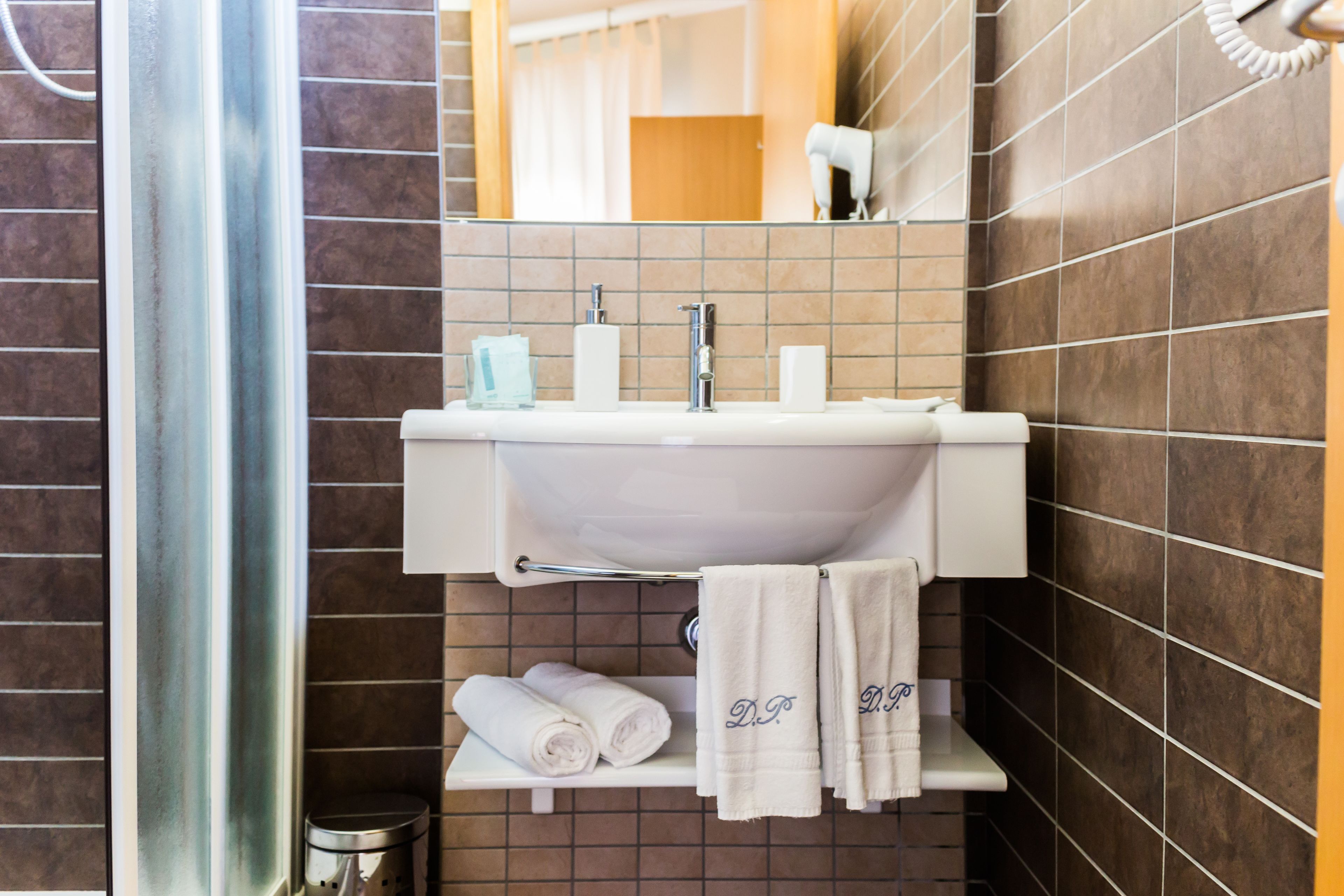 superior double room | bathroom | hair dryer, bidet, towels
