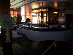 Serves breakfast and lunch - Grande Albergo Potenza (Potenza)