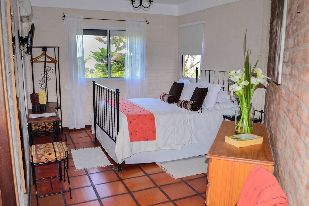 Double Room | 1 bedroom, premium bedding, memory foam beds, blackout drapes