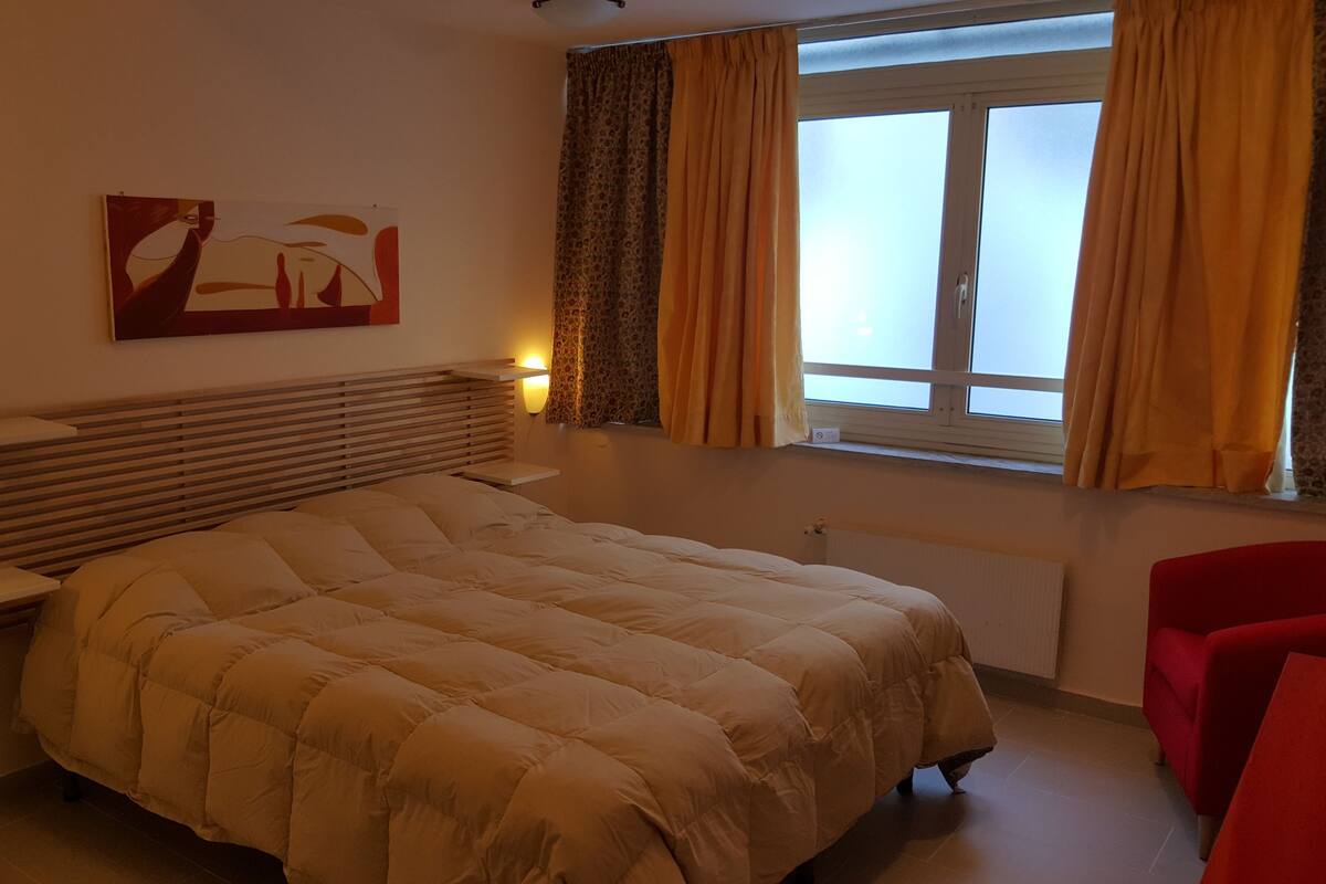 Double Room, Private Bathroom | Frette Italian sheets, in-room safe, desk, soundproofing