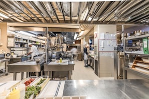 2 restaurants servant le petit déjeuner, spécialités Cuisine italienne