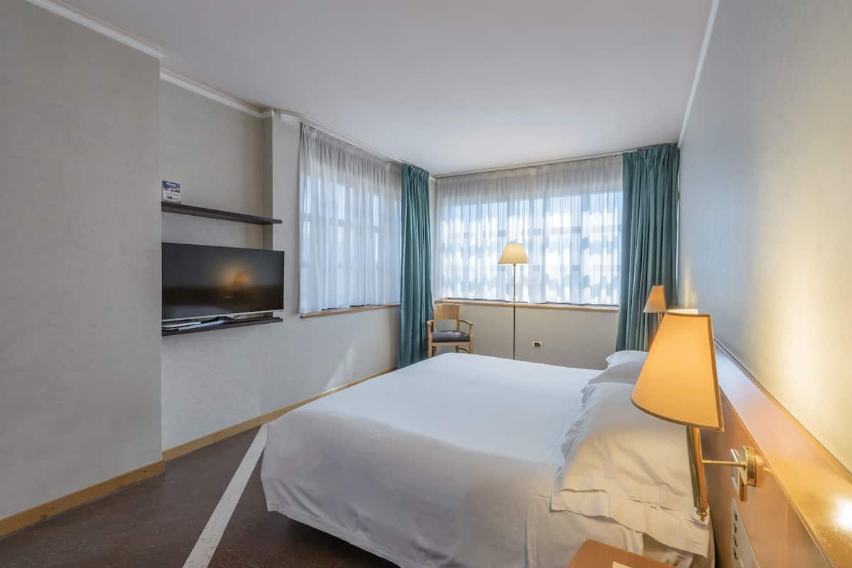 junior suite | 1 bedroom, frette italian sheets, hypo-allergenic bedding