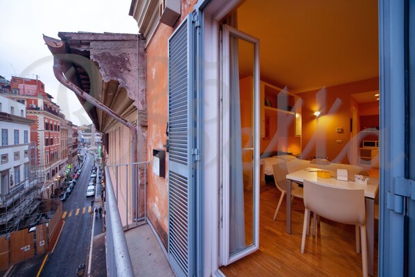 Suite, 2 chambres (Ambra) | Balcon