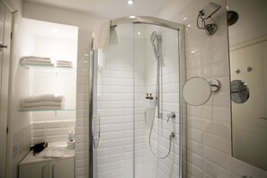 Superior Triple Room | Bathroom - Ripetta 25 (Rome)