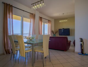 30-inch LCD TV with satellite channels, TV, DVD player - Blue Villas (Chania)