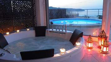 Indoor spa tub
