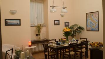 Free daily local cuisine breakfast