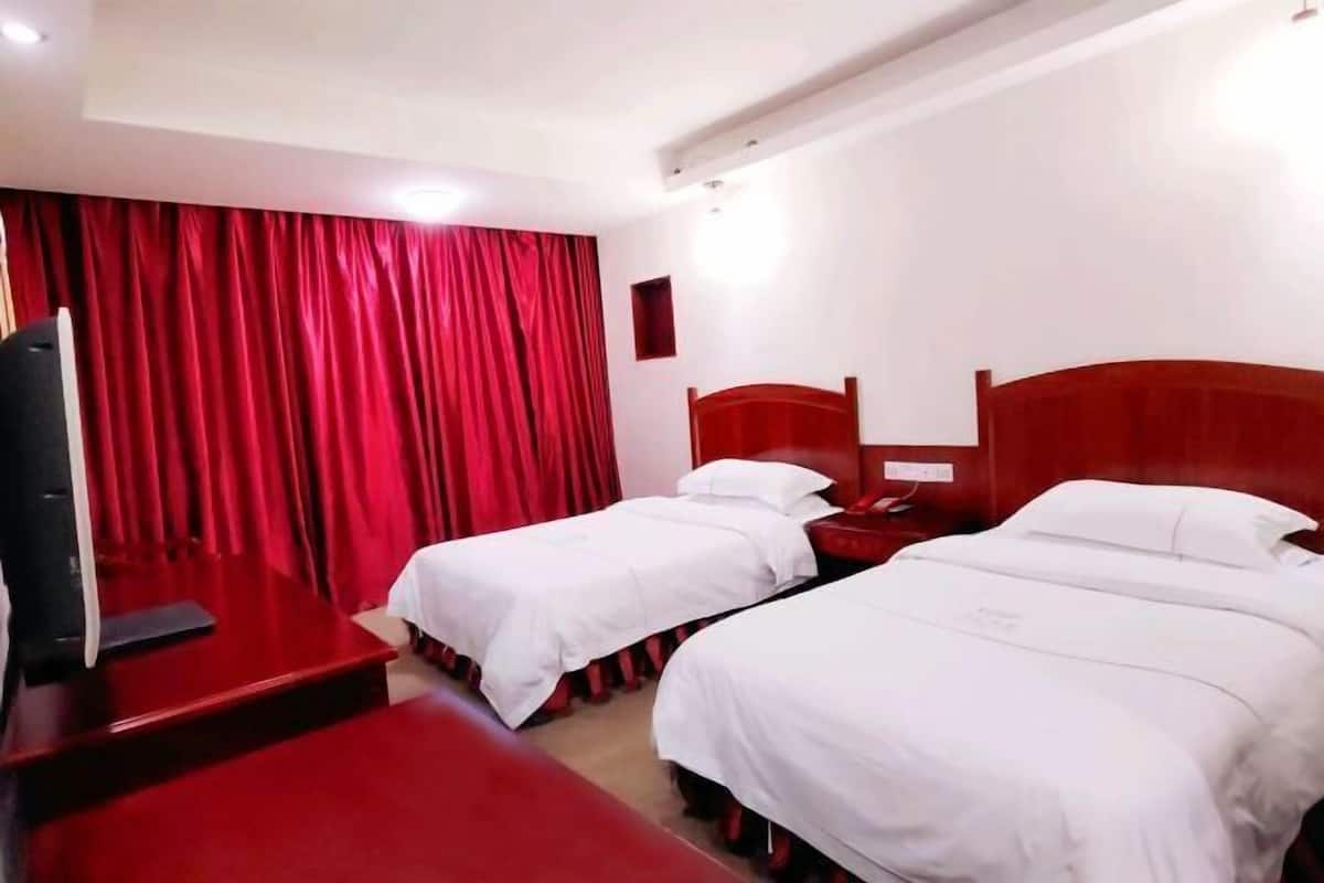 1 bedroom, in-room safe, desk, laptop workspace