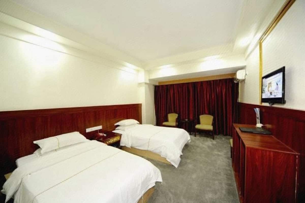 1 bedroom, in-room safe, desk, laptop workspace