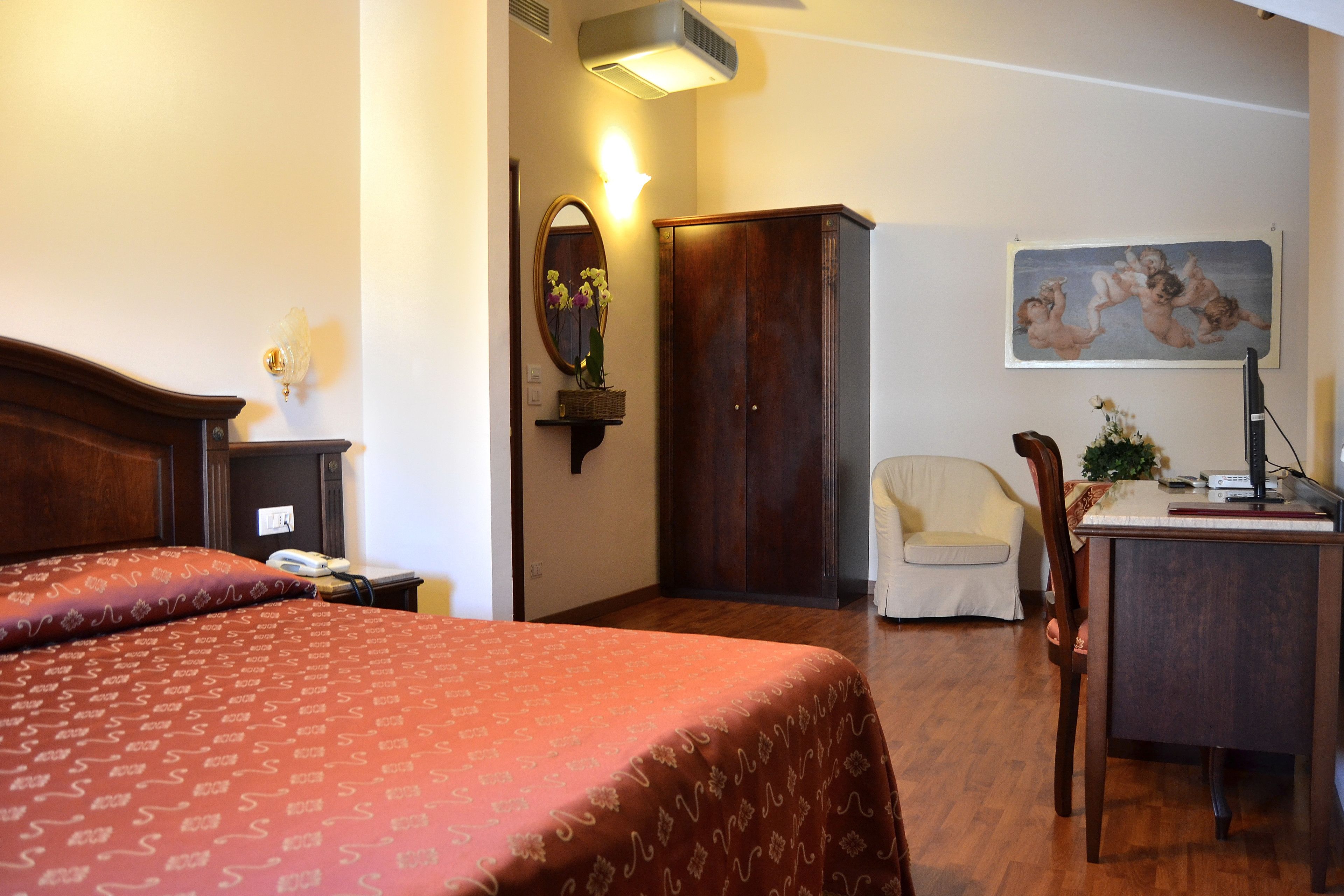 minibar, in-room safe, desk, soundproofing