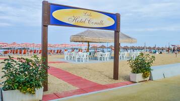 Private beach nearby, sun loungers, beach umbrellas