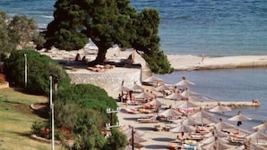 Water skiing, windsurfing, beach volleyball, rowing - Eretria Village Resort & Conference Center (Eretria)