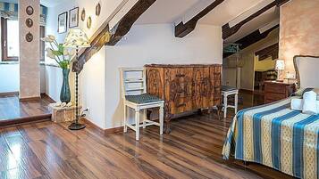 Camera familiare, bagno privato | Bagno | Doccia, asciugacapelli, asciugamani, sapone