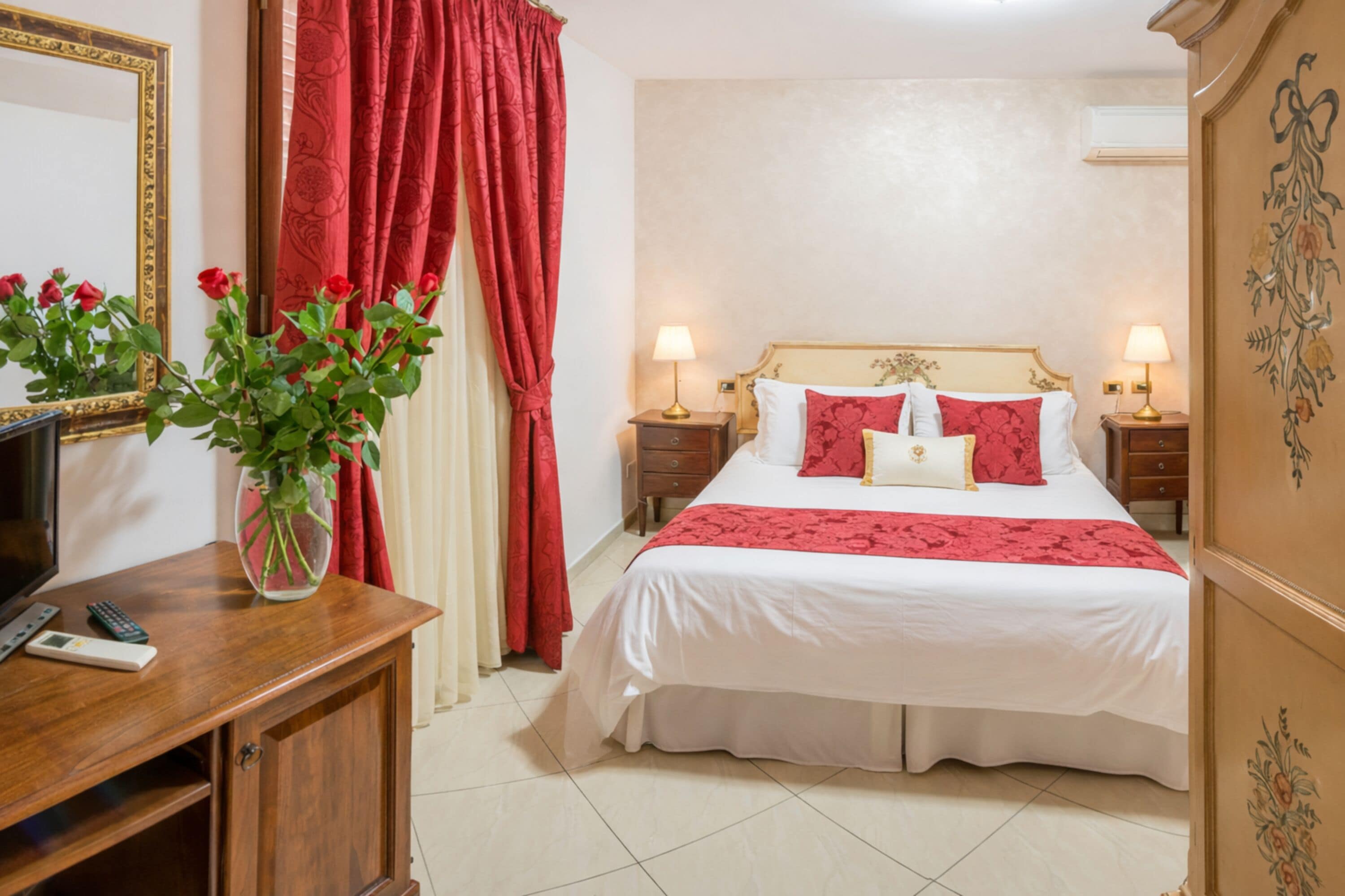 Hypo-allergenic bedding available, in-room safe, desk, laptop workspace