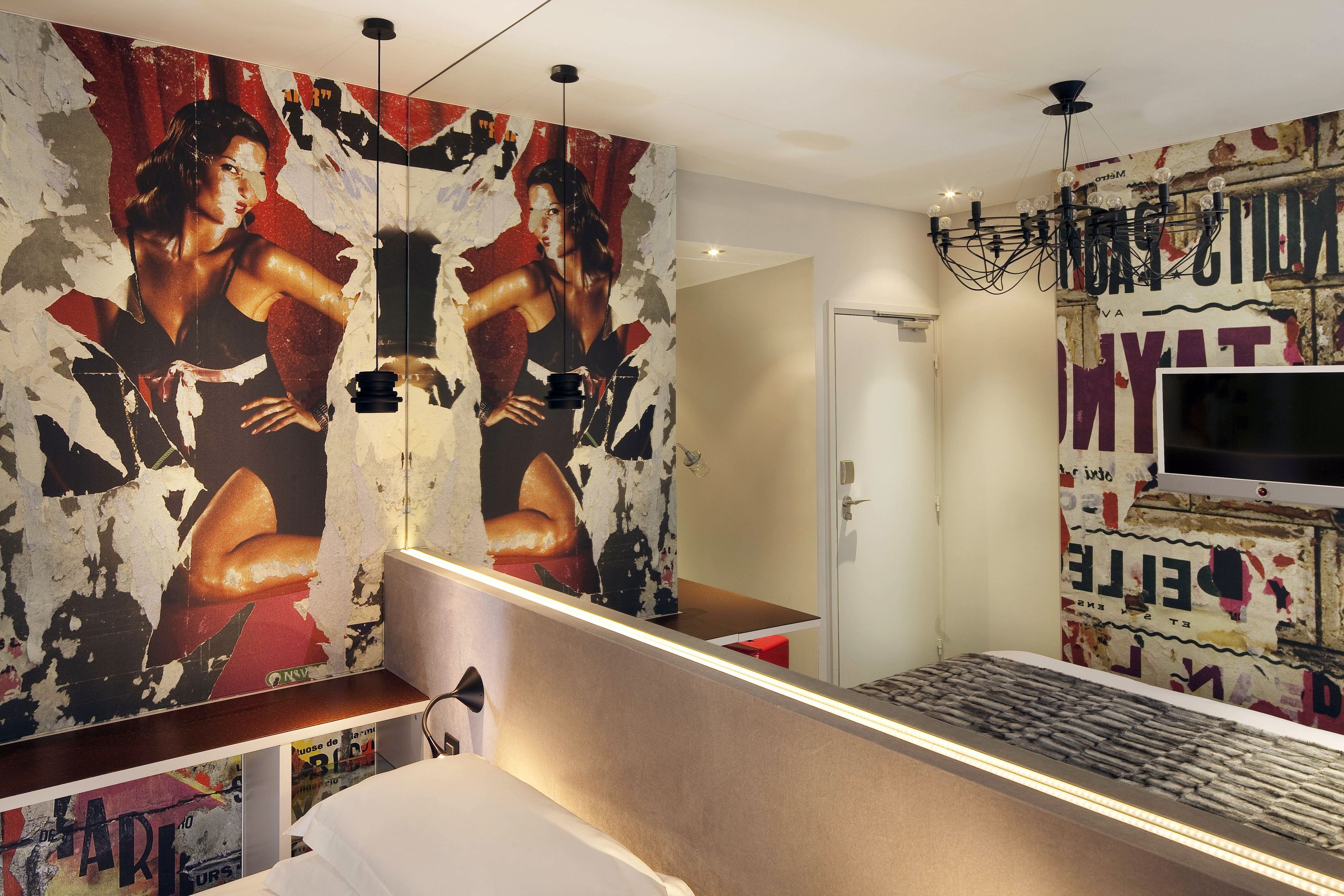 superior room | minibar, in-room safe, individually decorated, individually furnished