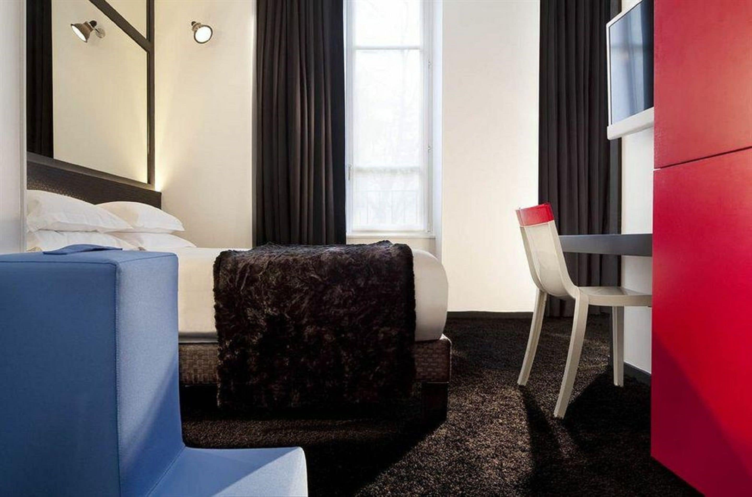 superior room | minibar, in-room safe, individually decorated, individually furnished