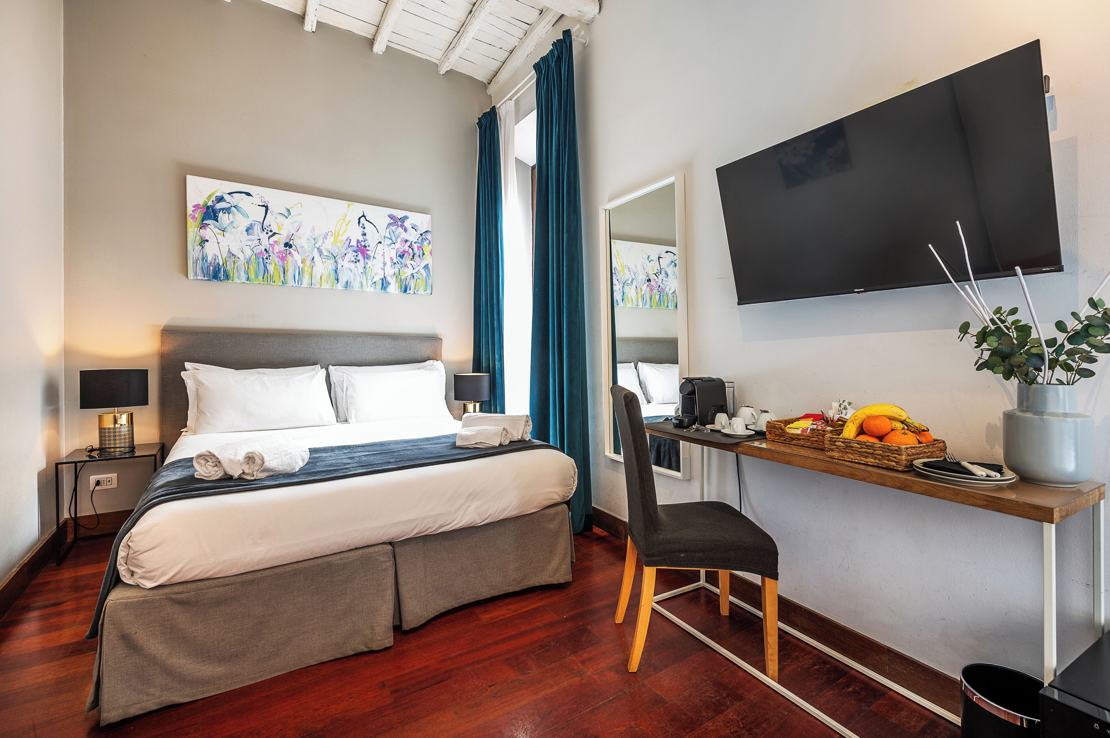 Ropa de cama de alta calidad y minibar 