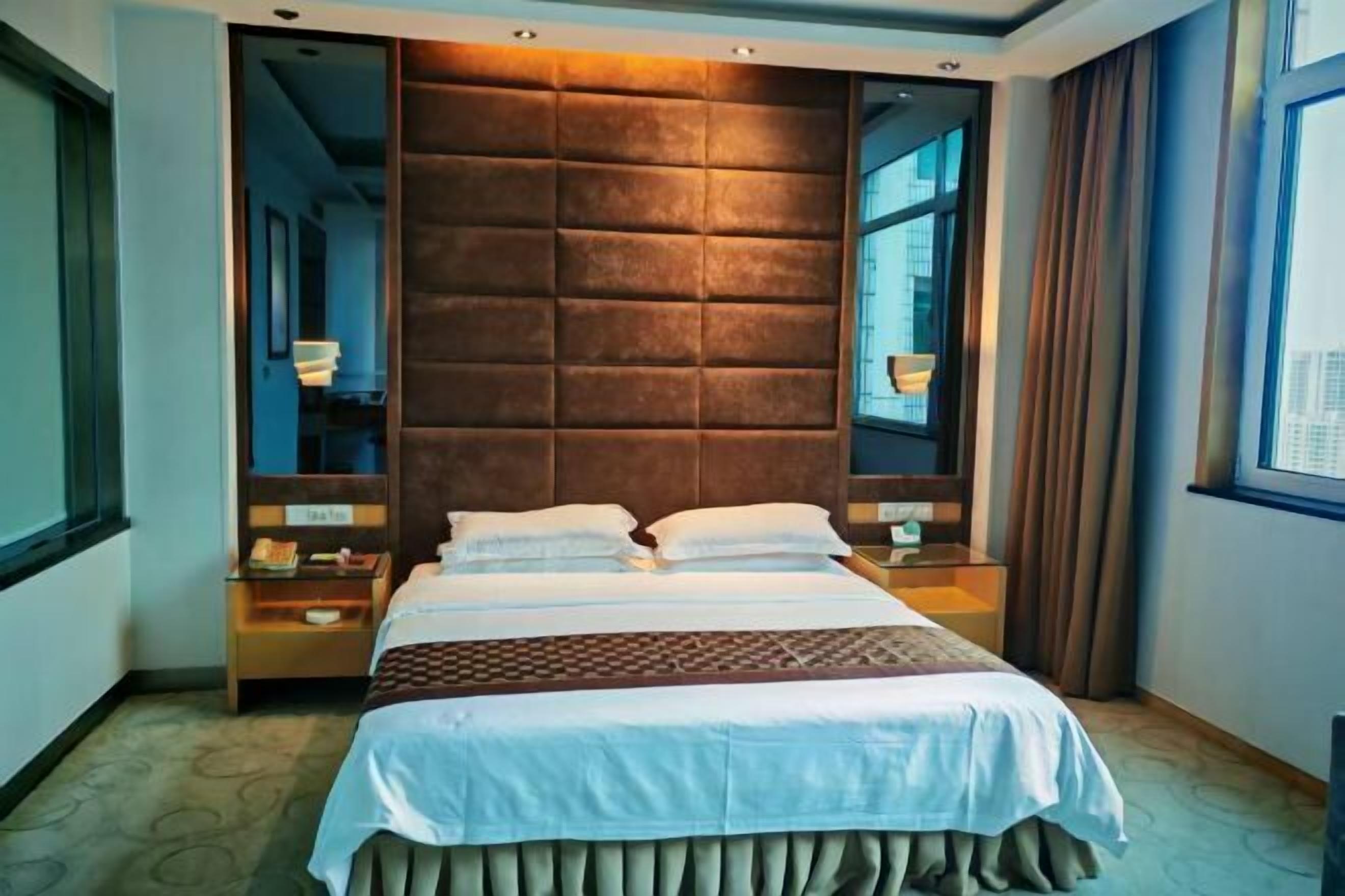 Desk, iron/ironing board, cribs/infant beds, WiFi