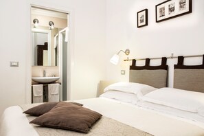 双人房或双床房 | 浴室 | 吹风机、坐浴桶、毛巾