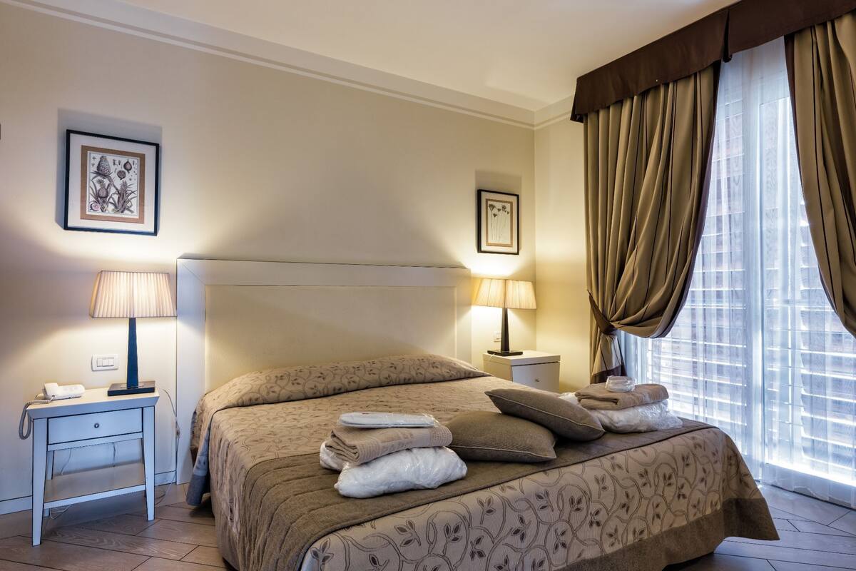 1 bedroom, minibar, in-room safe, desk