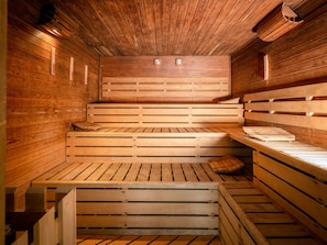 Couples treatment room(s), sauna, hot tub, steam room, body treatments