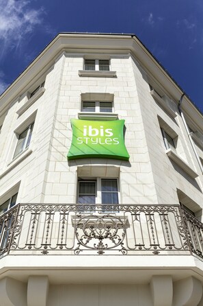 Property entrance - ibis Styles Saumur Gare Centre (Saumur)