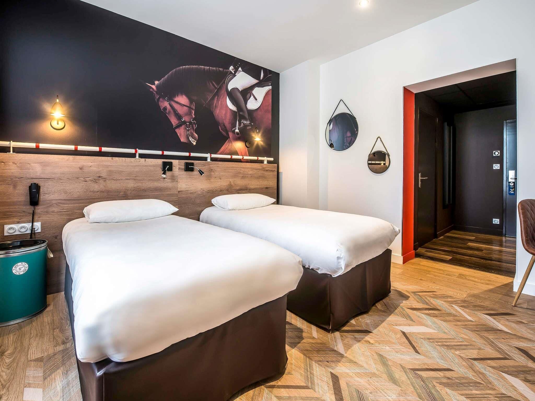 Chambre Standard, 2 lits une place