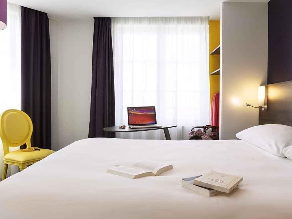 Suite estándar, 2 camas dobles, habitaciones comunicadas | Ropa de cama de alta calidad, caja fuerte, escritorio