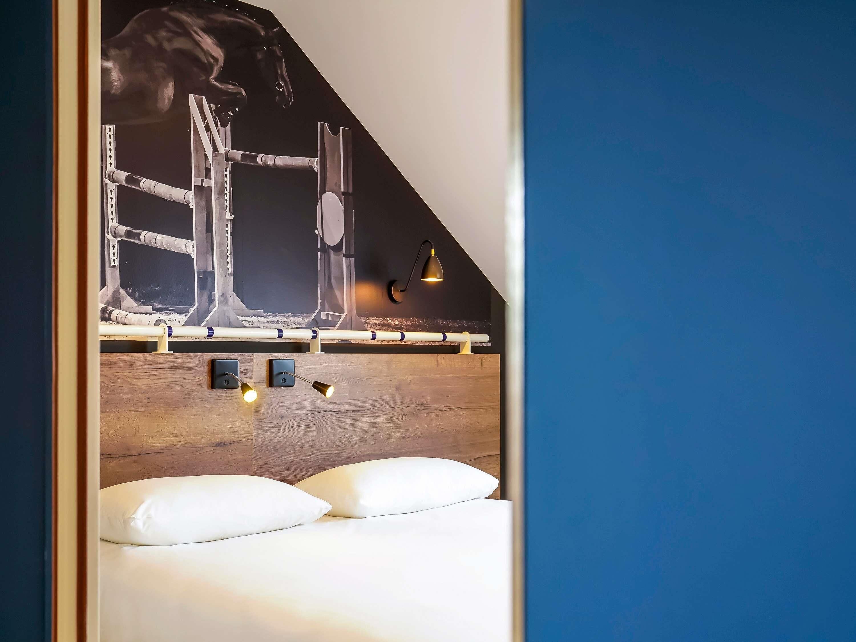 standard room, 1 double bed | premium bedding, in-room safe, desk, soundproofing