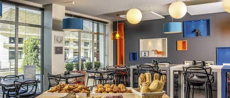 Desayuno buffet incluido todos los días