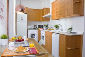 Apartment, 1 Bedroom | Private kitchen - Living Valencia Edificio Merced (Valencia)