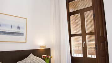 Apartment, 1 Bedroom | 1 bedroom, in-room safe, iron/ironing board, cribs/infant beds